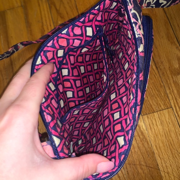Vera Bradley Cross Body - Picture 4 of 5